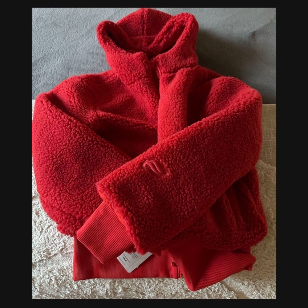 Fabletics NEW Summit Sherpa Teddy Fuzzy Jacket
S6 Cherry RED